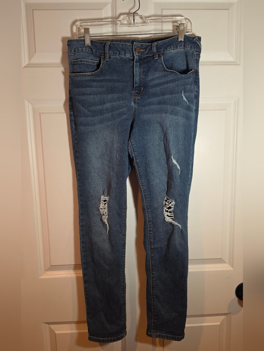 SoundStyle Stretchy Women's Distressed Blue Denim Jeans Size 14